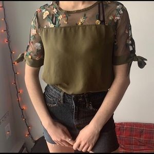 olive blouse with floral lace S-L